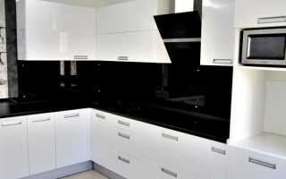 Черная столешница — особенности включения её в кухонный интерьер