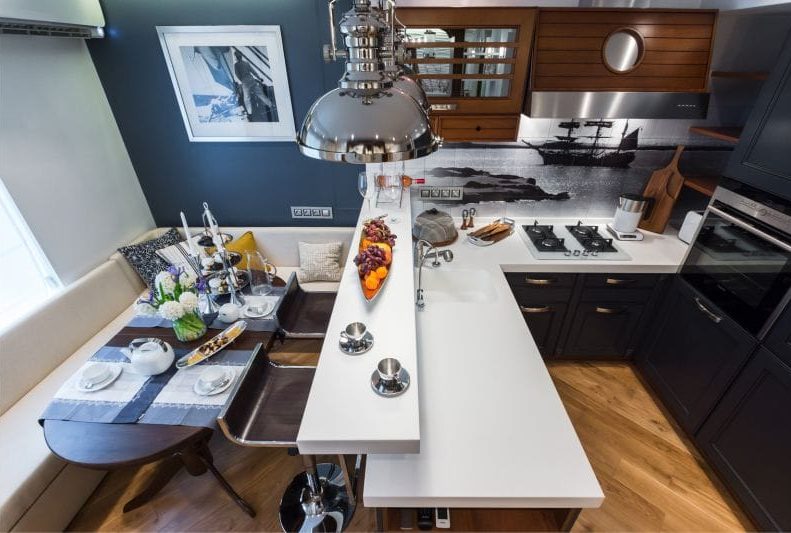 Барный стул на одной ножке