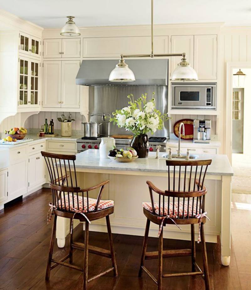 Деревянные барные стулья в стиле кантри