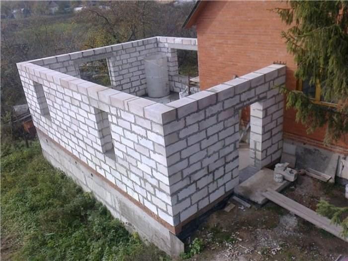 Строительство летней крытой кухни из пеноблоков