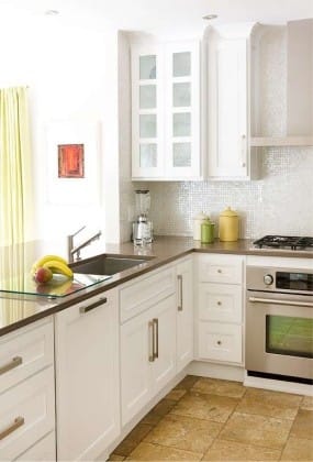 перламутровый фартук на кухне