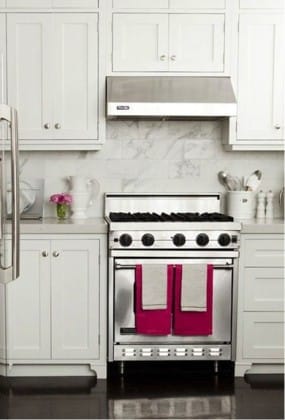 фартук из камня на кухне