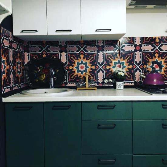 Старая кухня после переделки