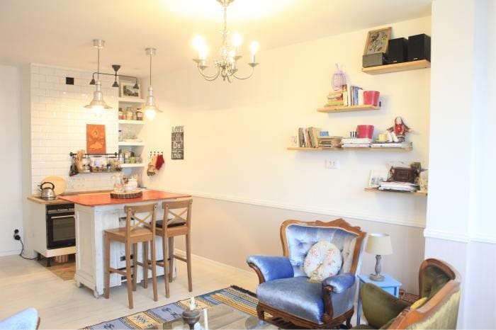 Стойка-остров в интерьере кухни. Квартира в Алма-ате