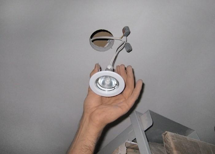 Установка светильника