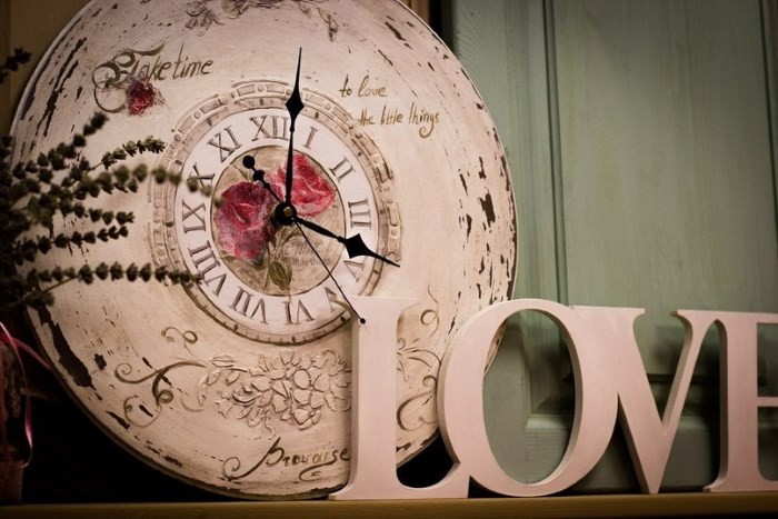 Декупаж часов в стиле прованс