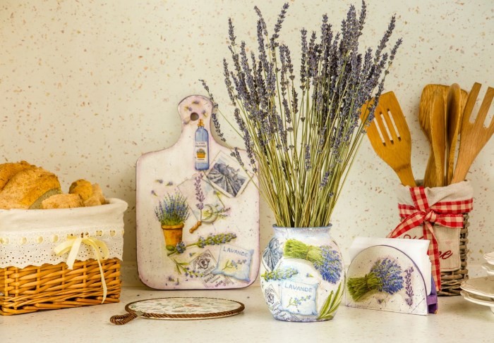Декупаж кухонных аксессуаров в стиле прованс